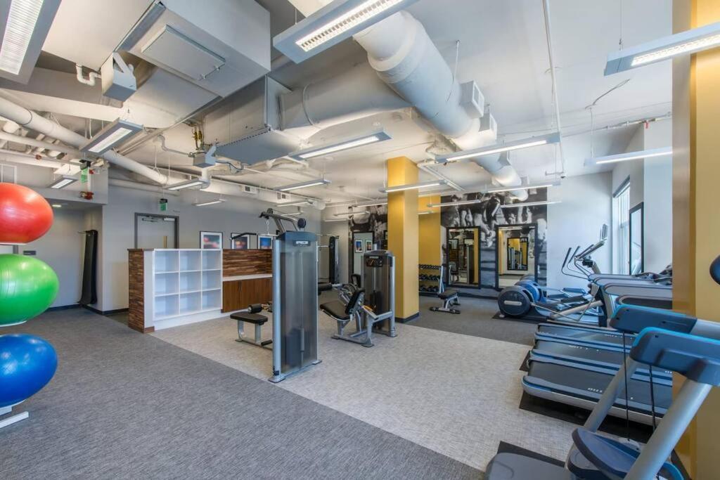 Wonderful 2Br Apartment At Crystal City 阿林顿 外观 照片