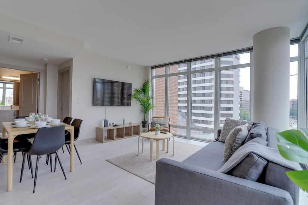 Wonderful 2Br Apartment At Crystal City 阿林顿 外观 照片