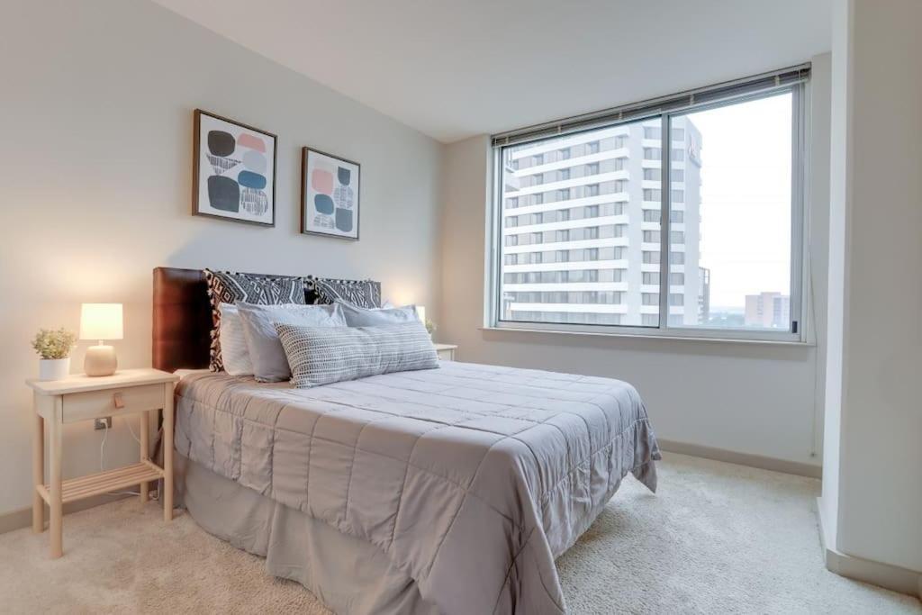 Wonderful 2Br Apartment At Crystal City 阿林顿 外观 照片