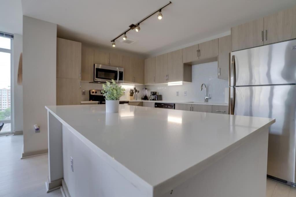 Wonderful 2Br Apartment At Crystal City 阿林顿 外观 照片