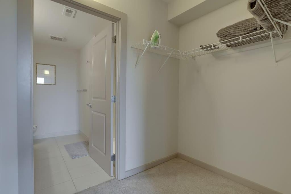 Wonderful 2Br Apartment At Crystal City 阿林顿 外观 照片