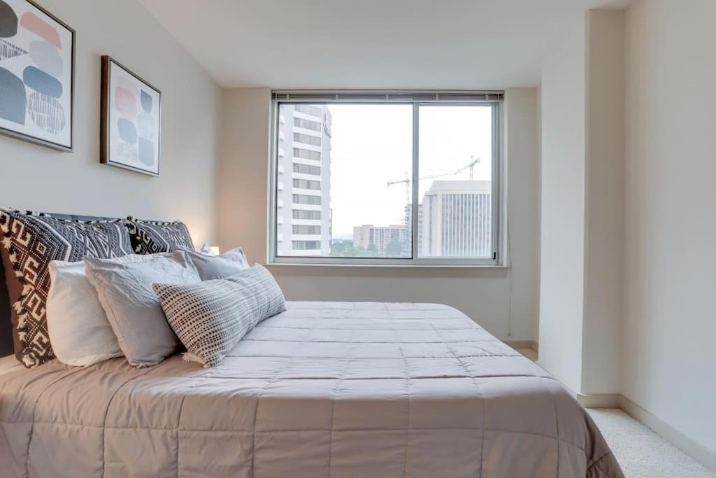 Wonderful 2Br Apartment At Crystal City 阿林顿 外观 照片